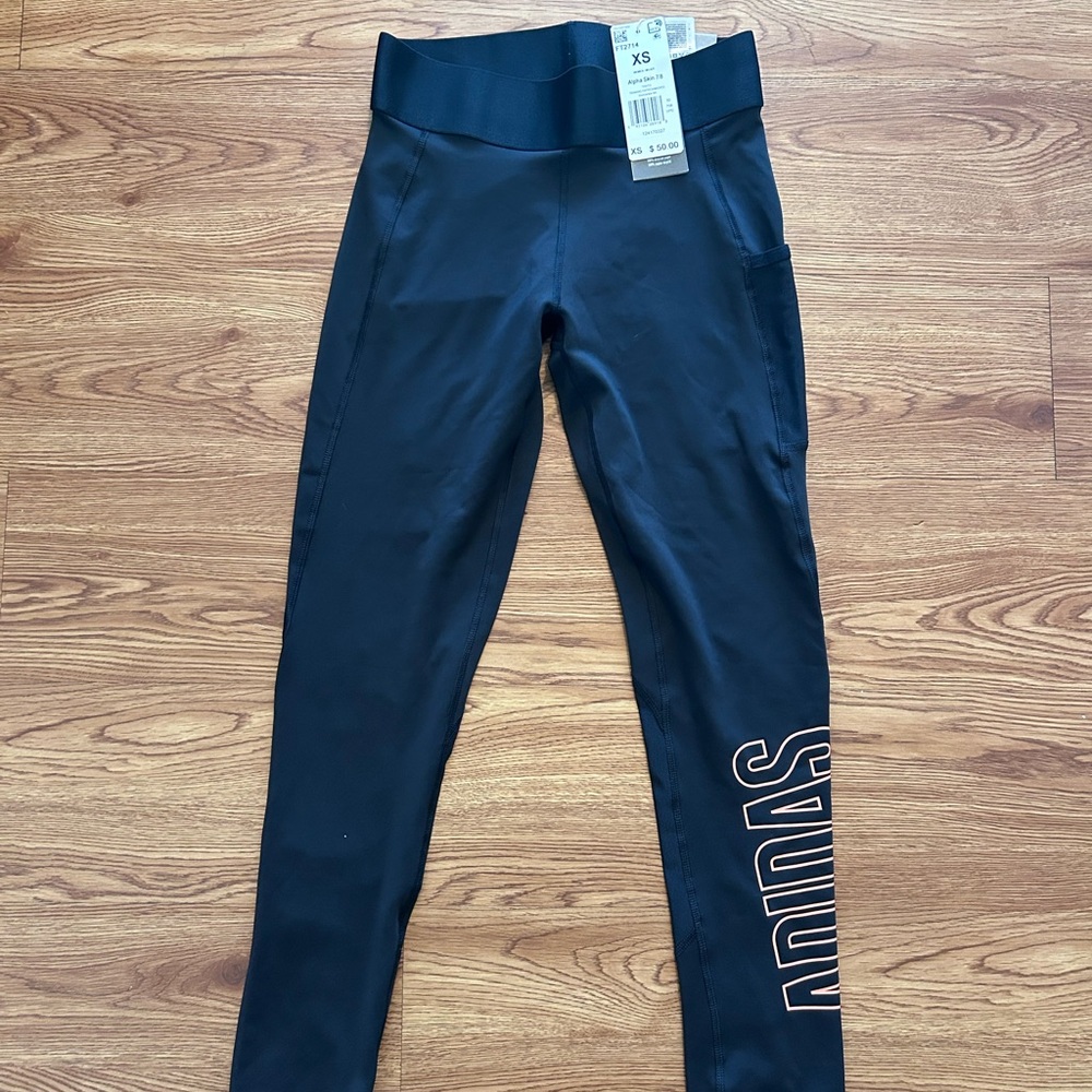 NWT Adidas women’s XS workout sport leggings